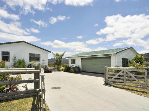 143 Kelly Jade Avenue, Matarangi