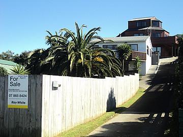 305 The Drive, Whangamata