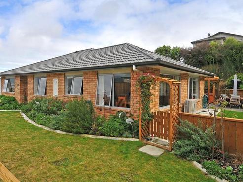 8B Riverstone Drive, Riverstone Terraces