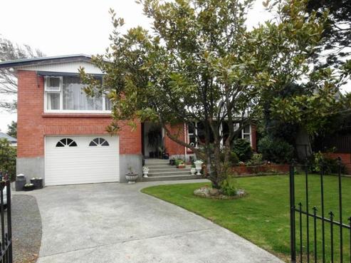 83 Avenal Street, Avenal