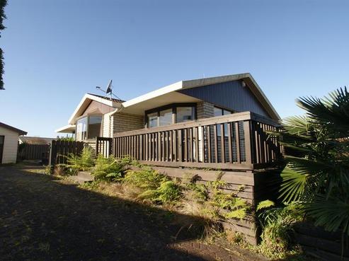 7 Homestead Place, Glenview