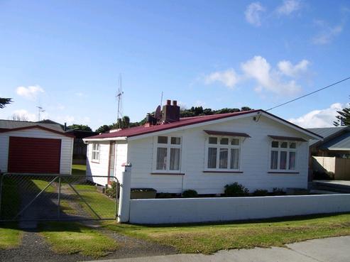 18 Manuka Street, Otaki Beach
