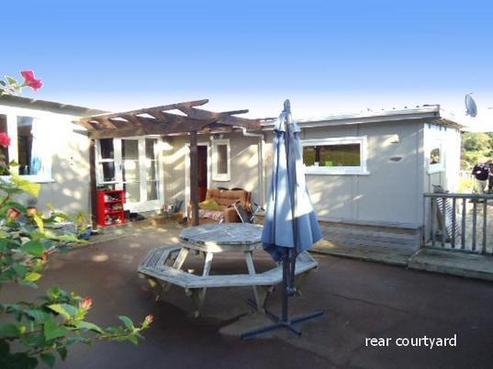 32 Natzka Road, Ostend