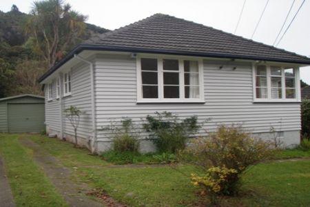 15 Boyd Grove, Naenae