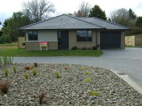 23 Sexton Road, Huntington
