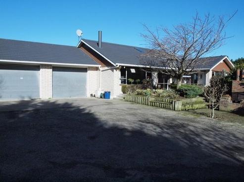 433 Oteramika Road, Tisbury