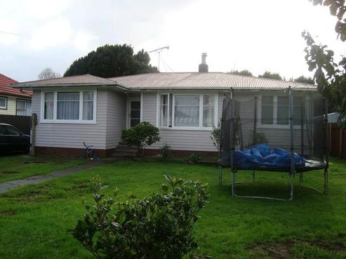8 Sterling Street, Otara