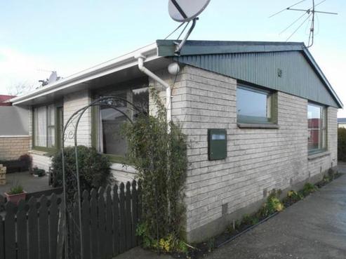 98A Lowe Street, Avenal