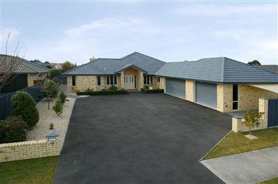 17 Paget Drive, Woodend