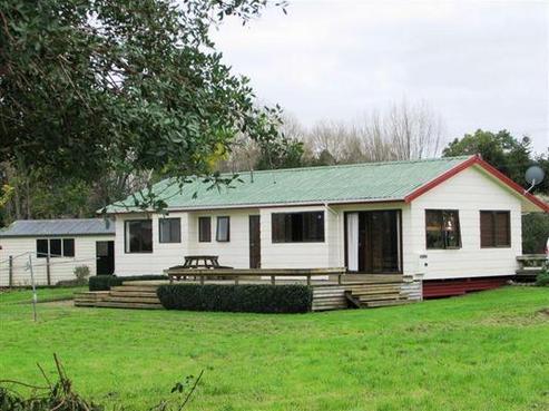 27 Station Road, Puriri