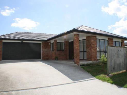 2 Nicholas Gibbons Drive, Clendon Park