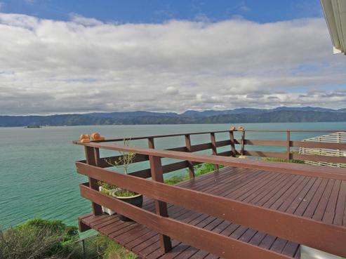 7 Onehunga Road, Karaka Bays