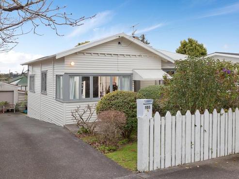 103 Huia Road, Point Chevalier