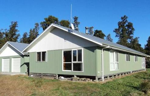 57 Pauareka Road, Haast