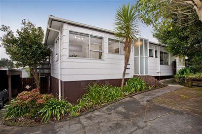 34C Sunnynook Road, Sunnynook