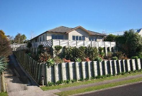 14 Ashmore Drive, Frankleigh Park