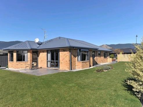 9 Hammill Grove, Stoke