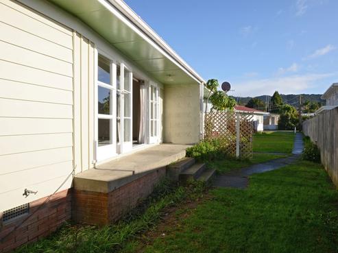 4/11 Matipo Place, Woodhill