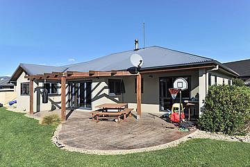 18 Hollybush Drive, Brightwater