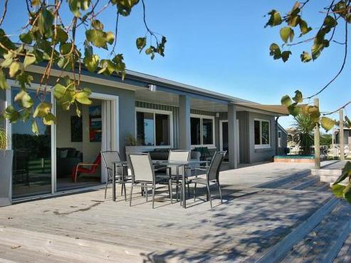 1670 South Road, Oakura