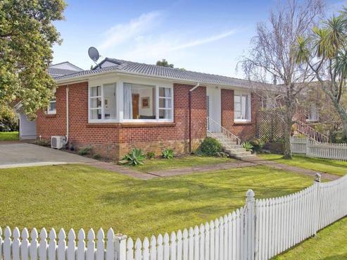 1/2 Manhattan Heights, Glendene