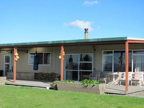 18 Front Miranda Road, Waitakaruru