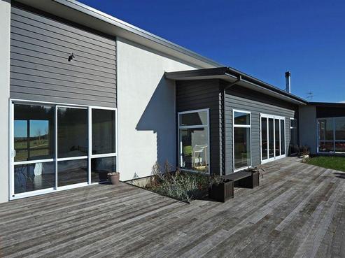147 Summerhill Road, Cust