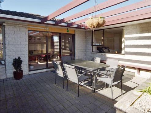 2/38 Royleen Street, Casebrook