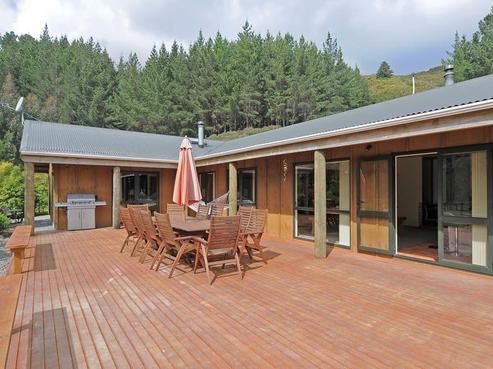 712 Whitemans Valley Road, Whitemans Valley