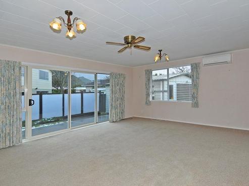 33 Omaha Grove, Totara Park