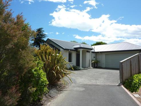 11 Magnolia Place, Richmond