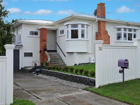 16 Westwell Road, Belmont