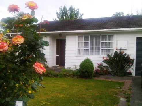 704 Queen Street East, Parkvale