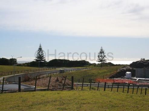 28 Ocean View Road, Coastlands