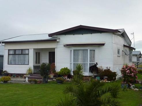 903 Queen Street East, Parkvale