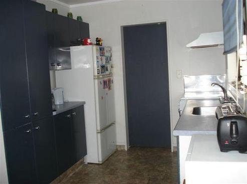 908B Ferguson Street, Akina