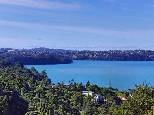 15 Otitori Bay Road, Titirangi