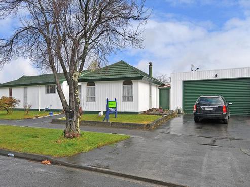 2 Seattle Grove, Totara Park