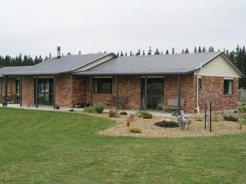 202 Foothills Road, Okuku