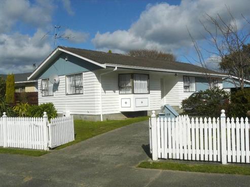 129 California Drive, Totara Park