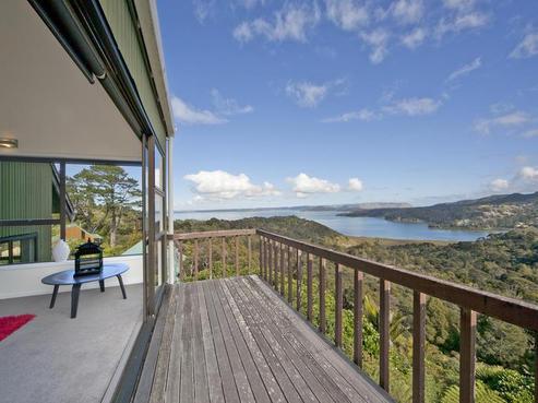 115 Victory Road, Laingholm