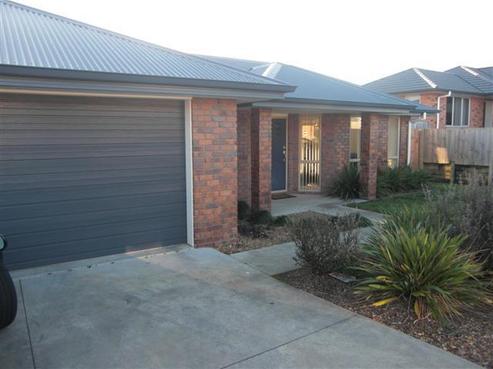 5 Farleigh Close, Huntington