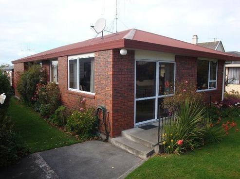 79 Avenue Road, West End