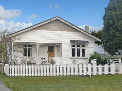 8 North Street, Woodhill