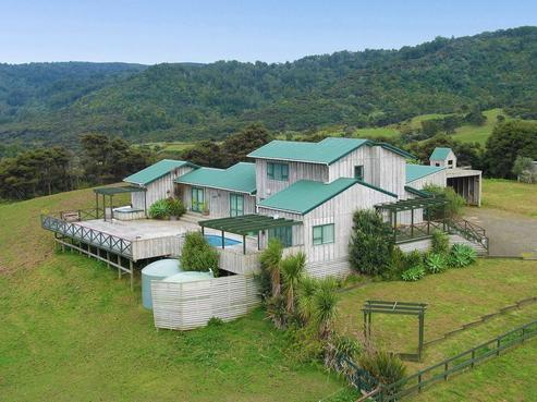12 Long Road, Waitakere