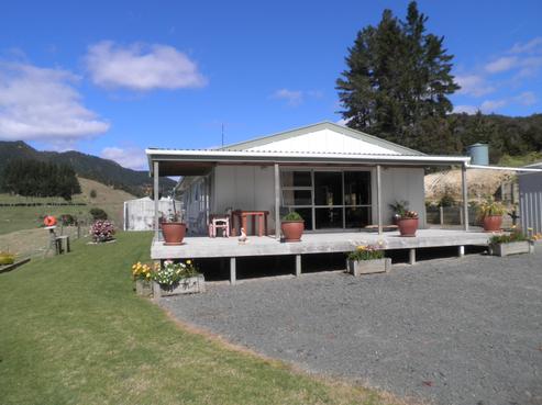 496 Peria Valley Road, Peria