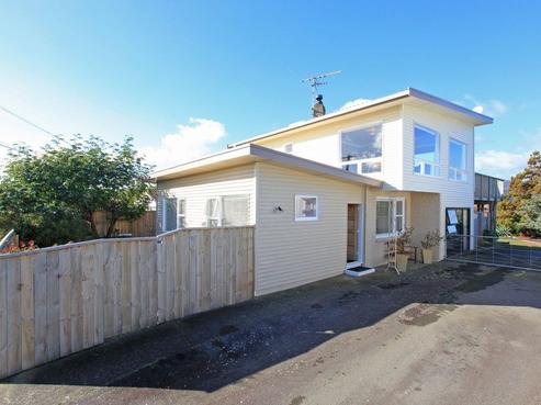 54 Gray Avenue, Paraparaumu Beach
