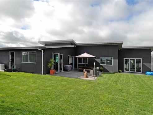 44 Darjon Drive, Huntington