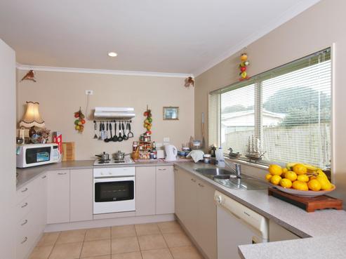 19 Mark Edgar Place, Clendon Park