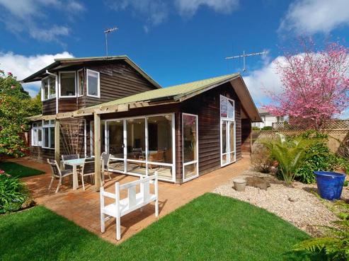 3B Queensway, Three Kings